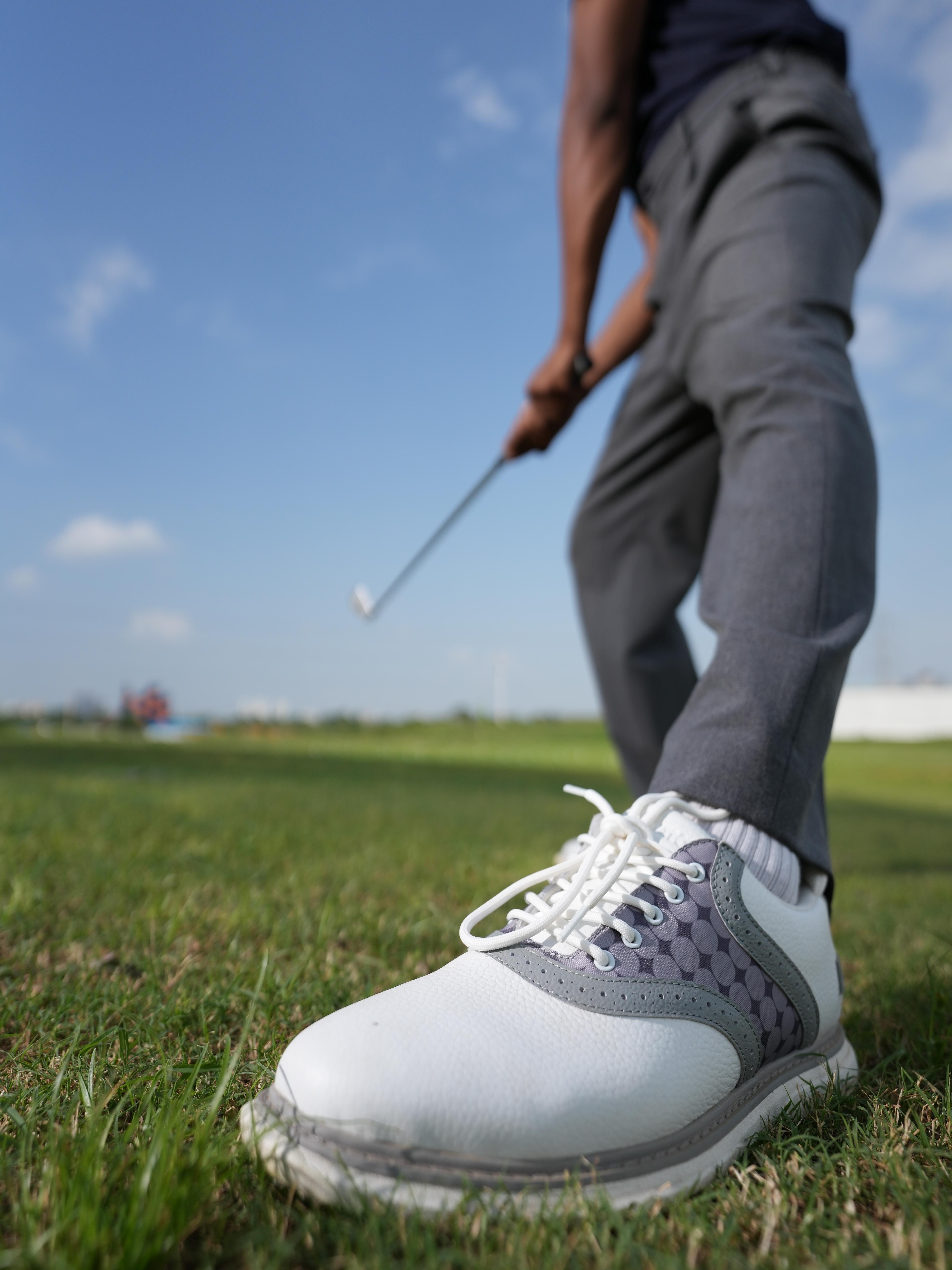 How to Choose the Right Golf Shoe for Your Playing Style